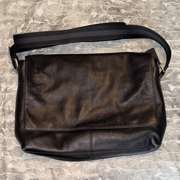 Coach Black Leather Men's Messenger Bag - Picture 1 of 9
